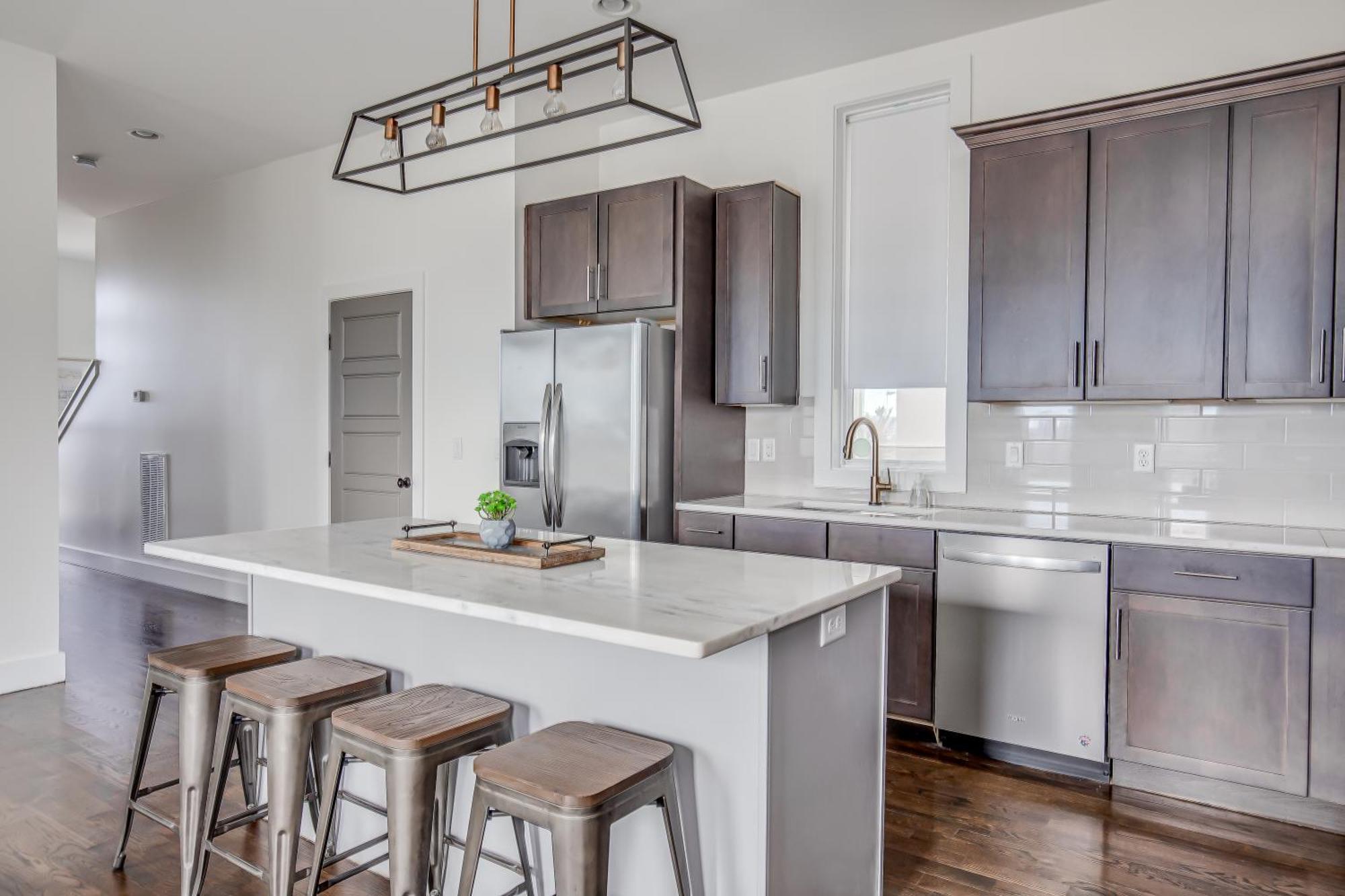 Whiskey House With Rooftop Golf, City Views! 8Min To Downtown! Sleeps 9! Nashville Zewnętrze zdjęcie