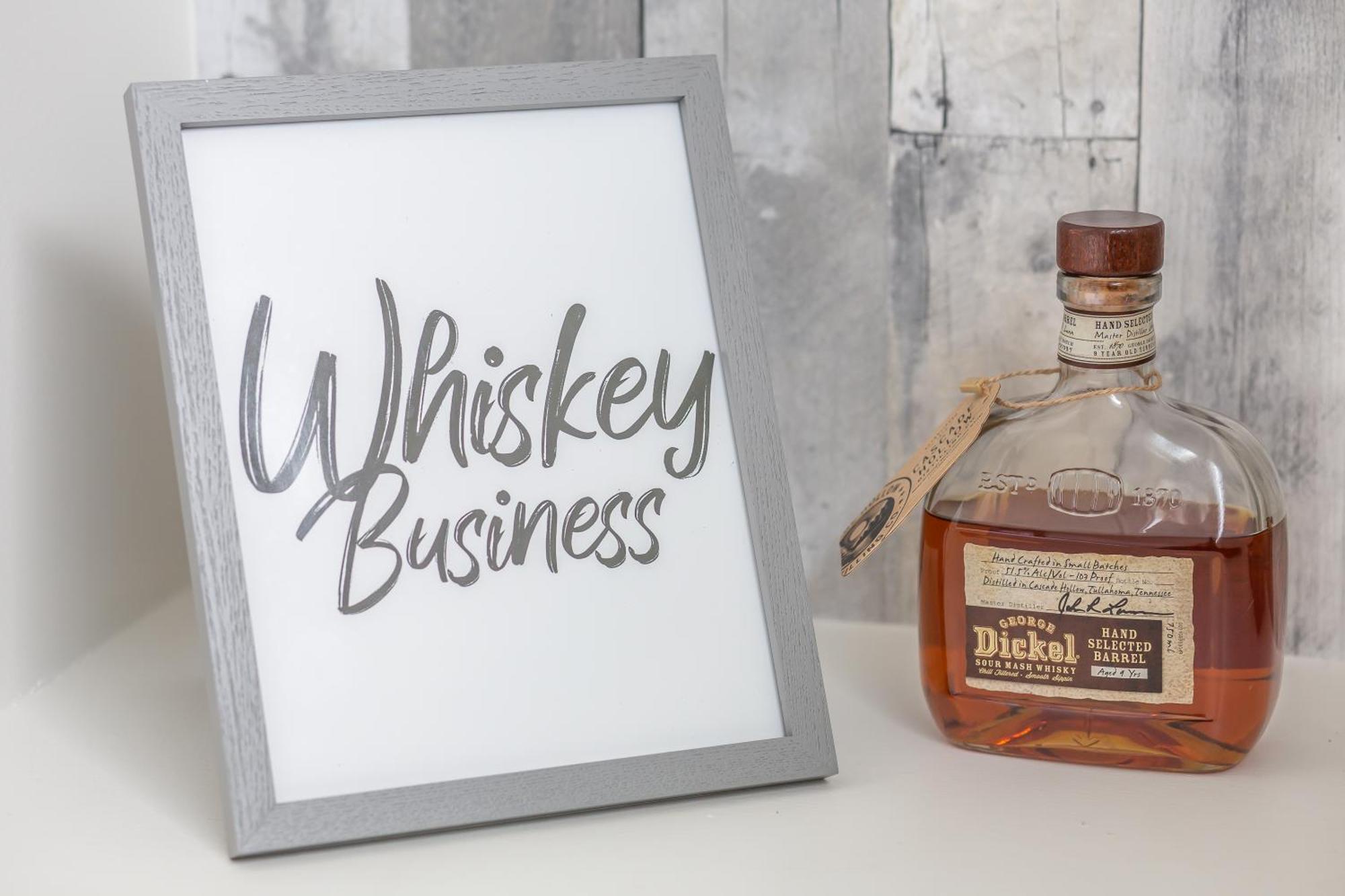 Whiskey House With Rooftop Golf, City Views! 8Min To Downtown! Sleeps 9! Nashville Zewnętrze zdjęcie