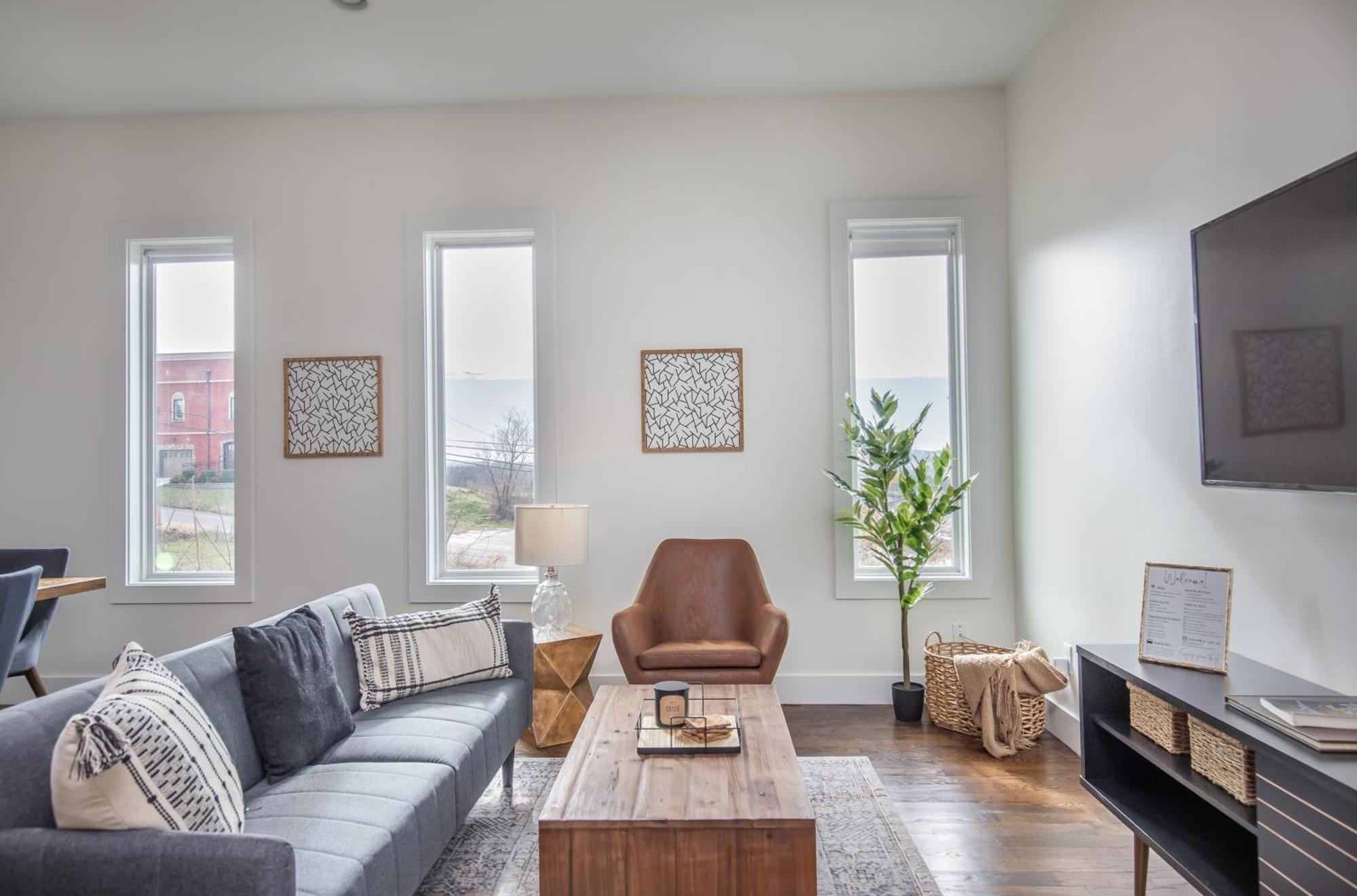 Whiskey House With Rooftop Golf, City Views! 8Min To Downtown! Sleeps 9! Nashville Zewnętrze zdjęcie